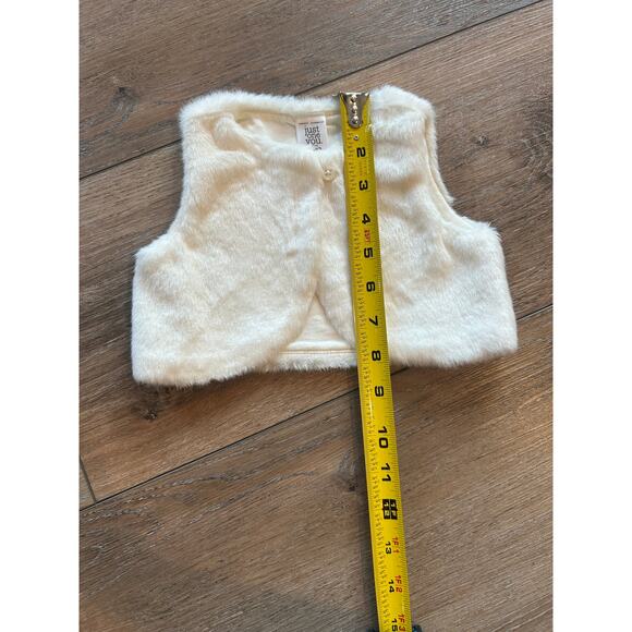 NWT Carter's Baby White Faux Fur Vest Size 6 Months Infant Button Holiday Soft - Picture 5 of 5